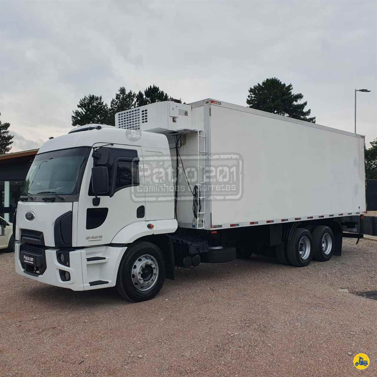 CAMINHAO FORD CARGO 2429 Baú Frigorífico Truck 6x2 Pátio 201 Caminhões e Carretas CURITIBA PARANÁ PR